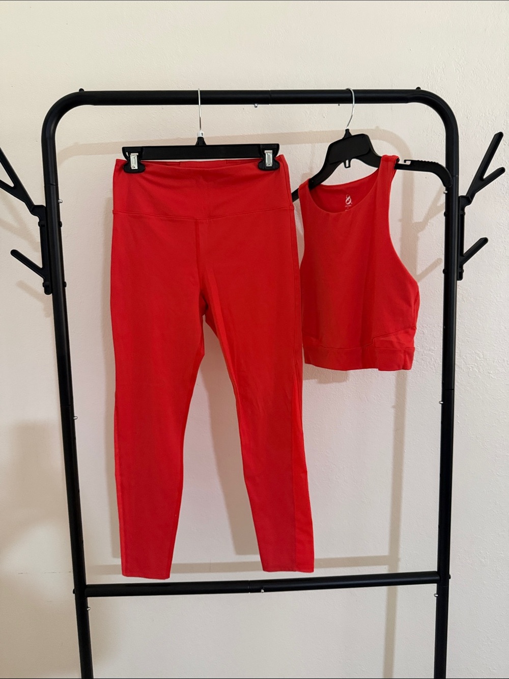 Lou & Grey Red High-Waist Leggings with Cropped Tank w/sheer cutouts set 🧡